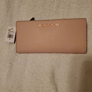 Michael kors wallet